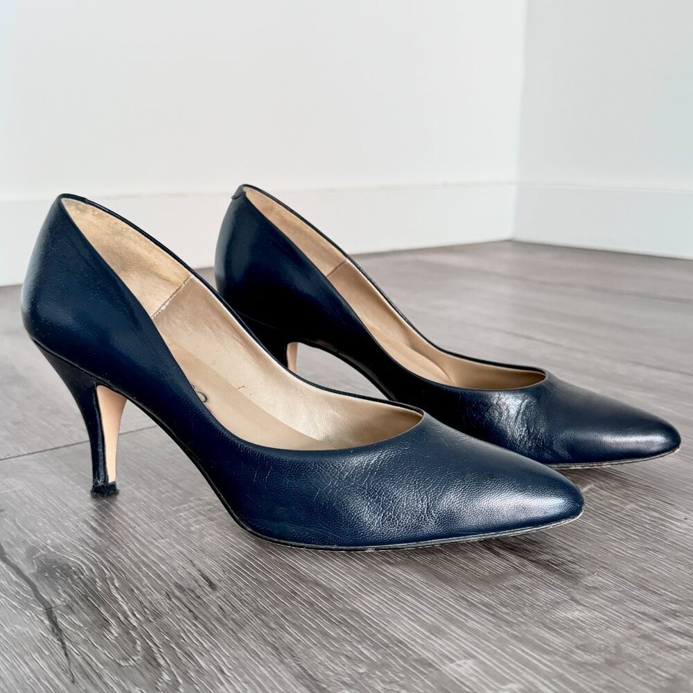 Bandolino Italian Leather Navy Color Elegant Shoes. Worn once.